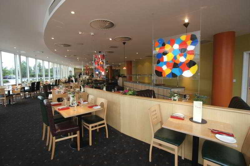 Future Inn Cardiff Bay Restaurant foto